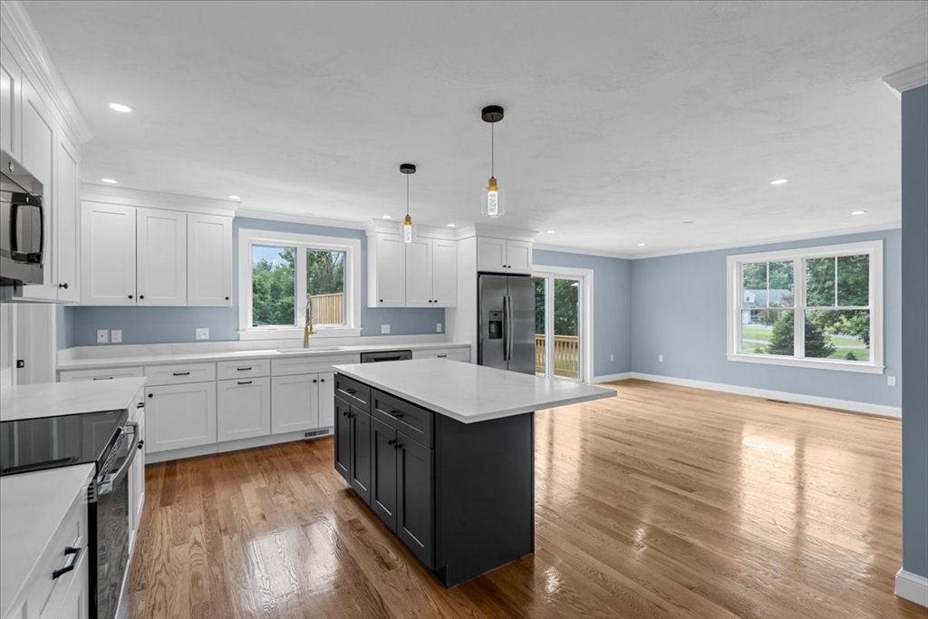 191 E Spring Street Property Photo 6