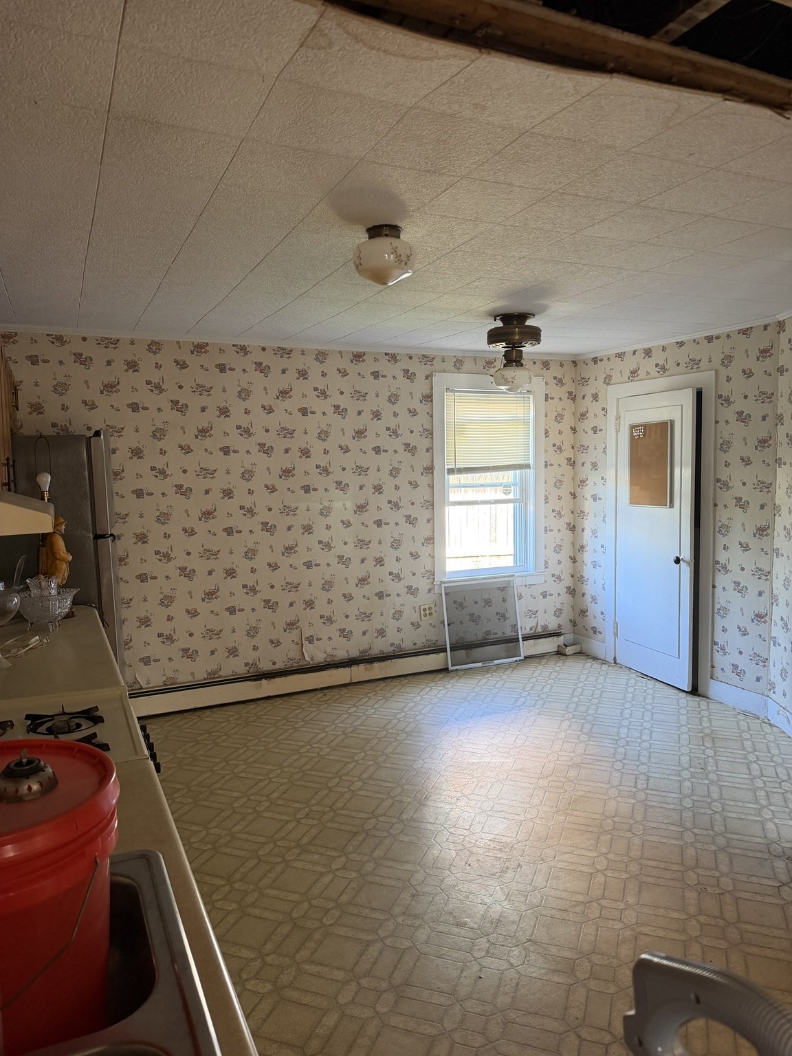 21 Everett St Property Photo 4