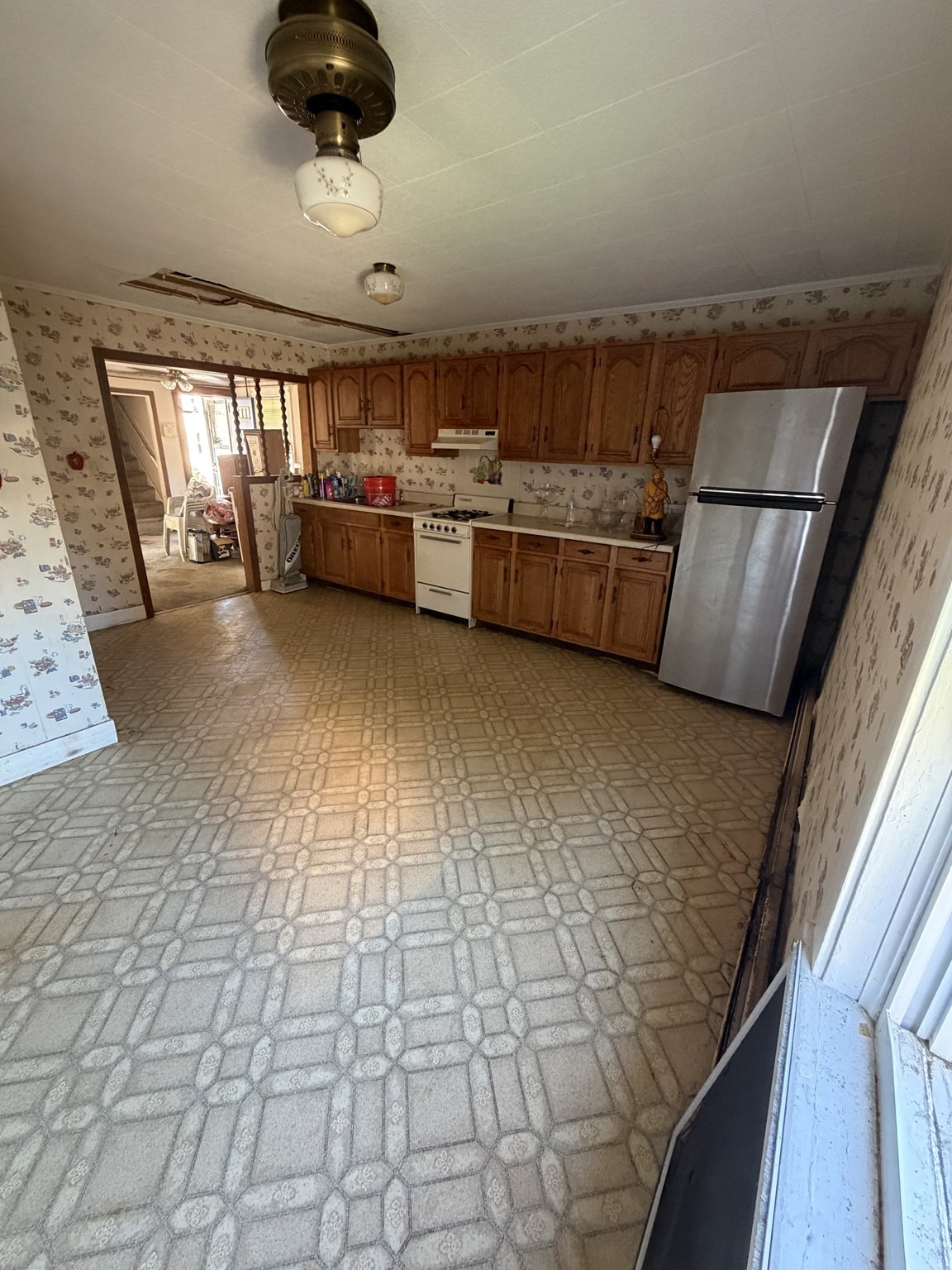 21 Everett St Property Photo 5