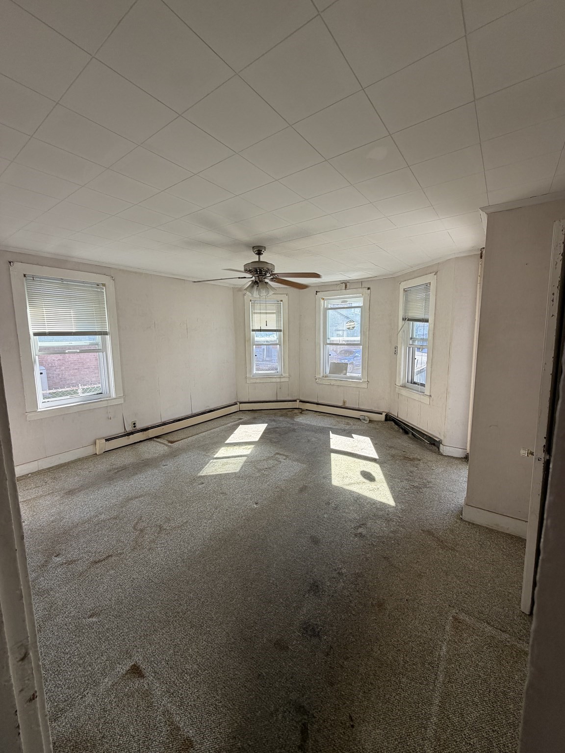 21 Everett St Property Photo 9