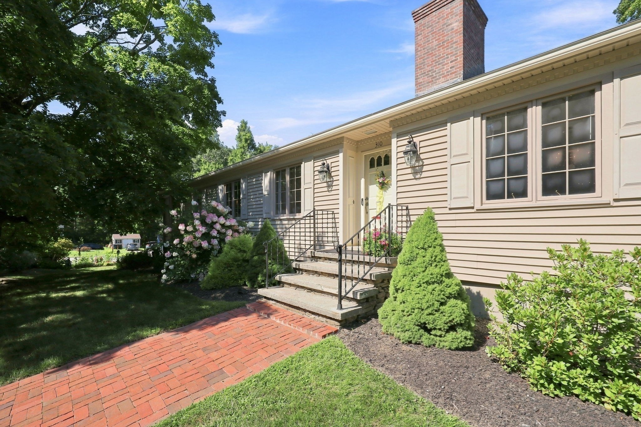 310 Briarwood Avenue Property Photo 2