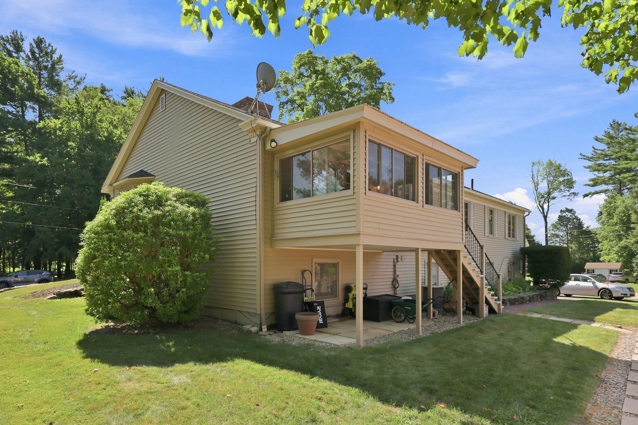 310 Briarwood Avenue Property Photo 5