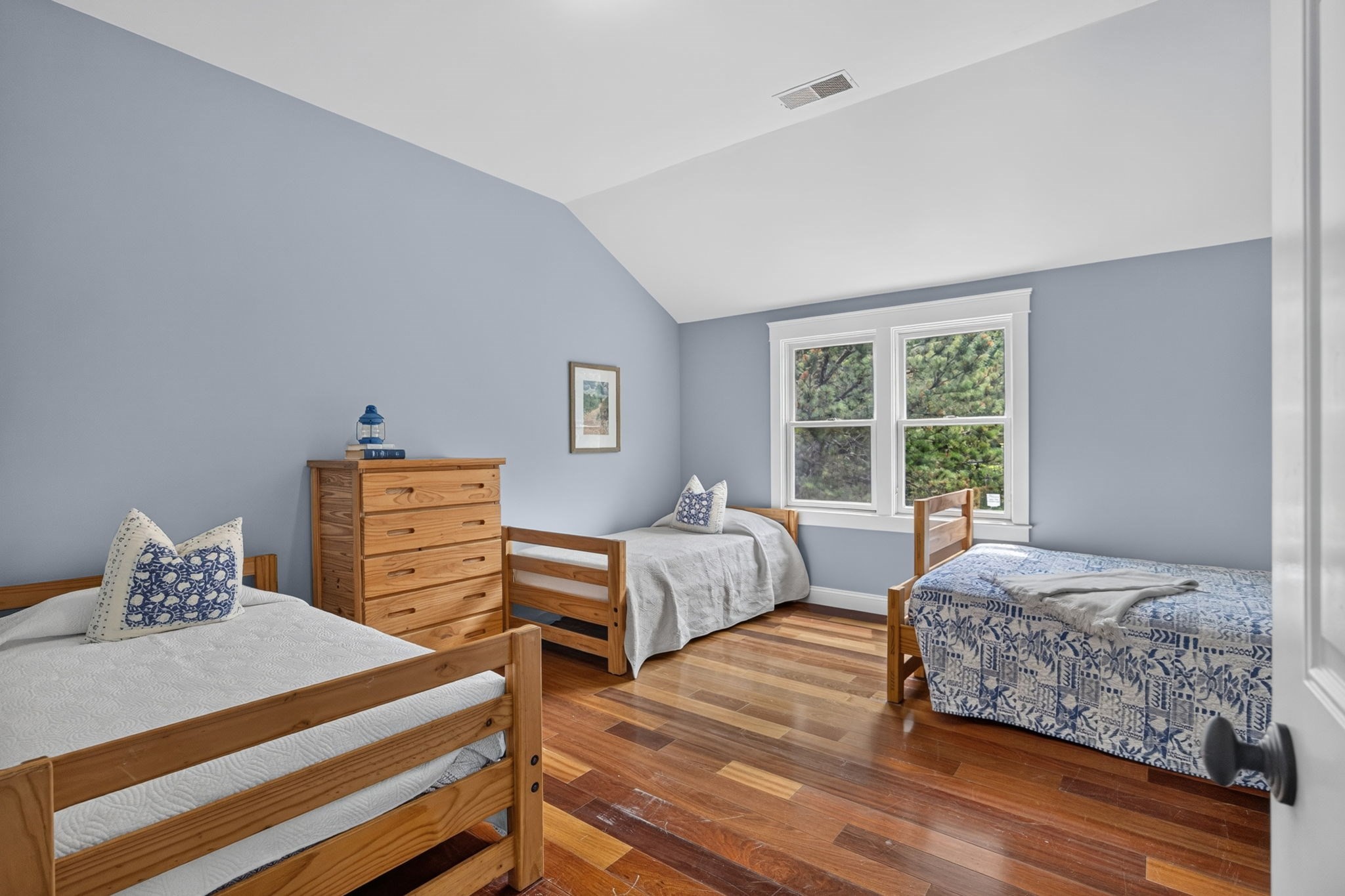 4 Acorn Property Photo 30