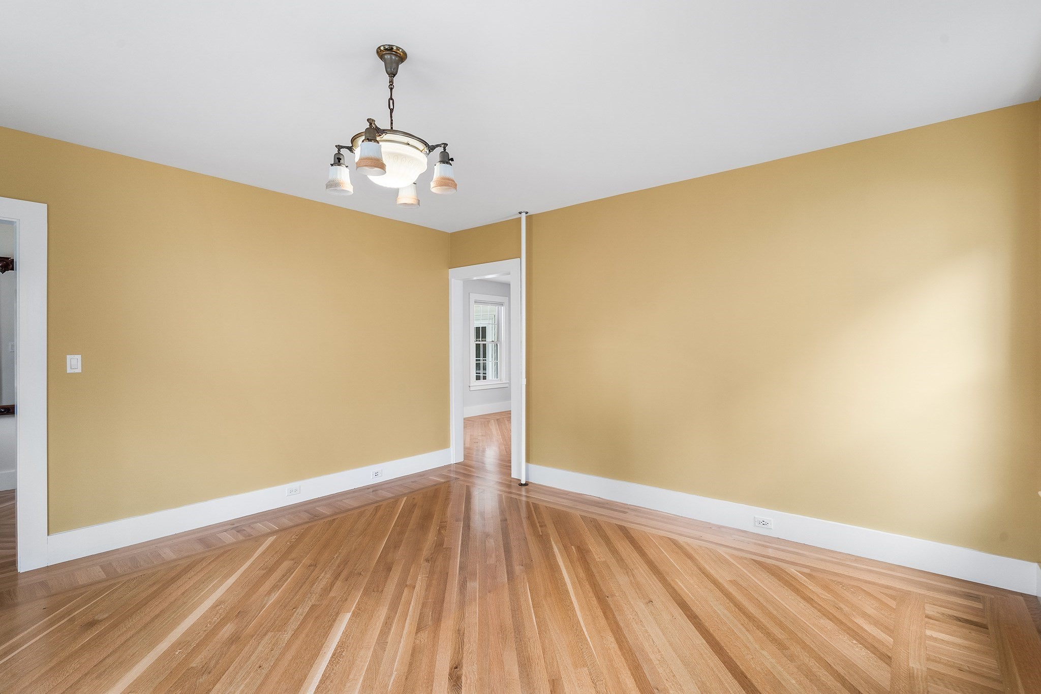 128 W Spruce St Property Photo 5