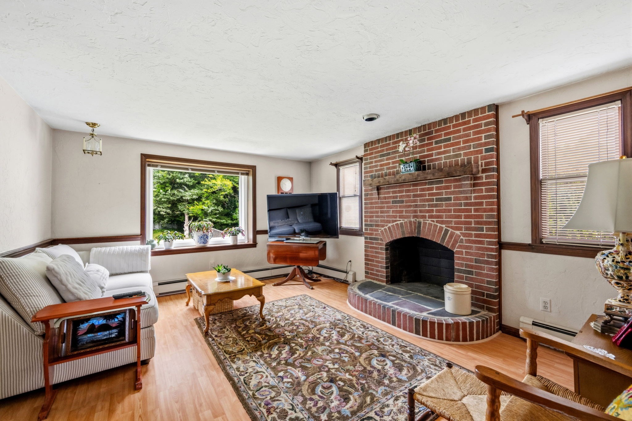 17 Woodlawn Ave Property Photo 7