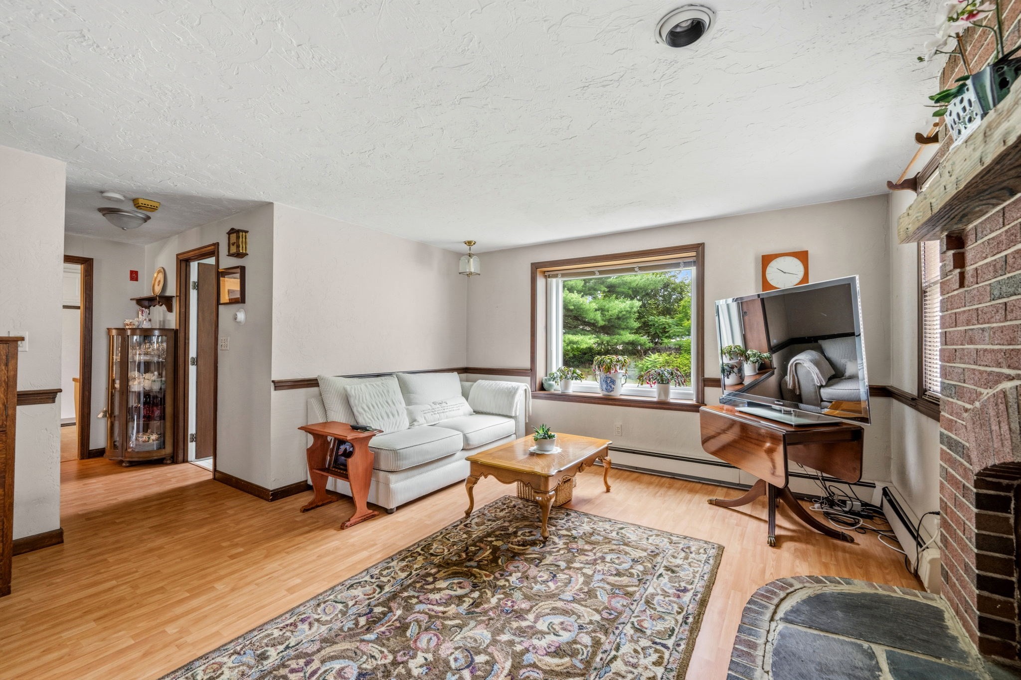 17 Woodlawn Ave Property Photo 8