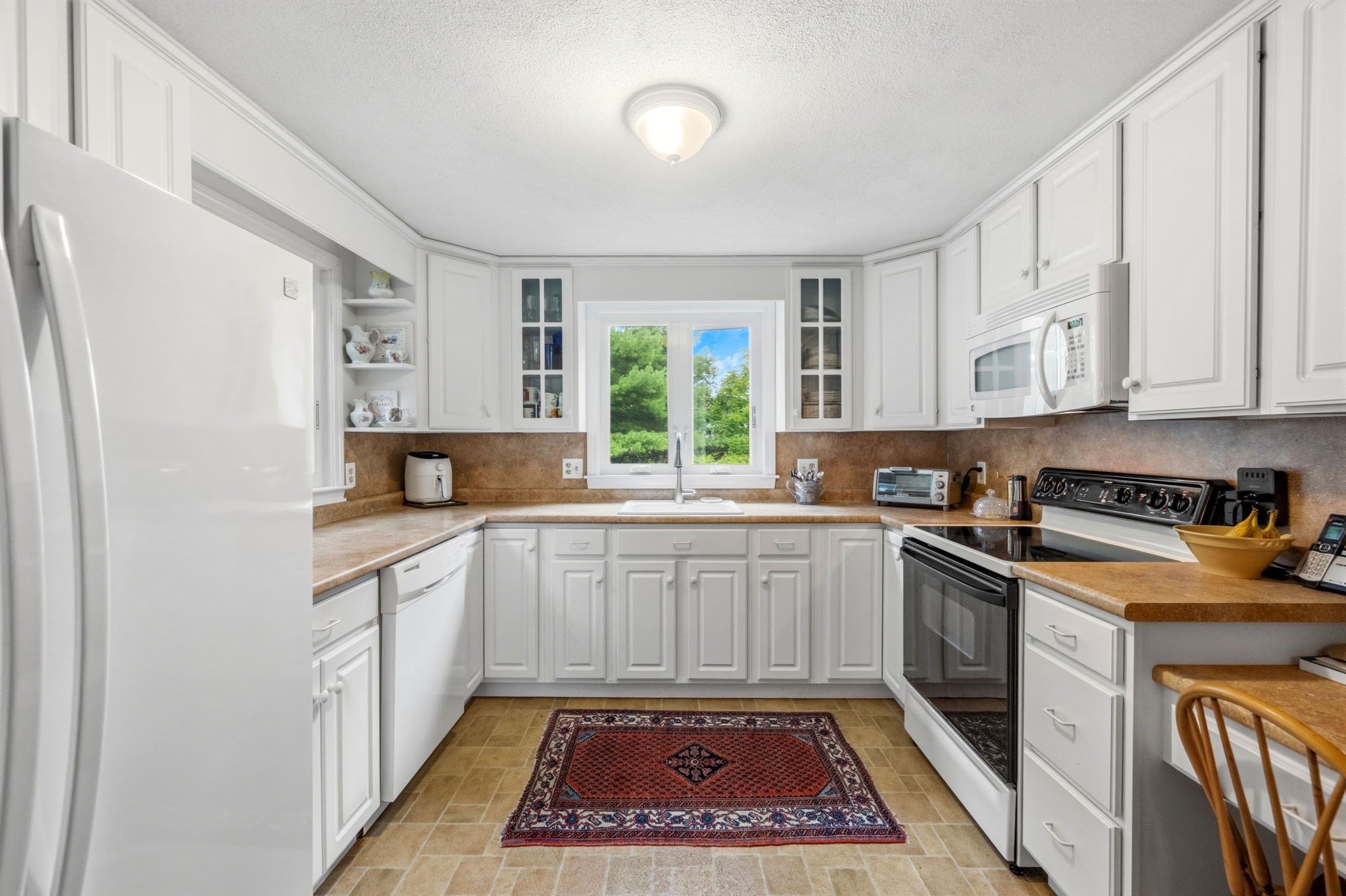 17 Woodlawn Ave Property Photo 11