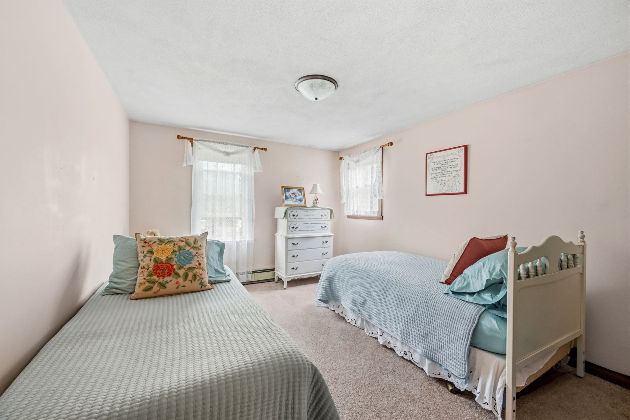 17 Woodlawn Ave Property Photo 23