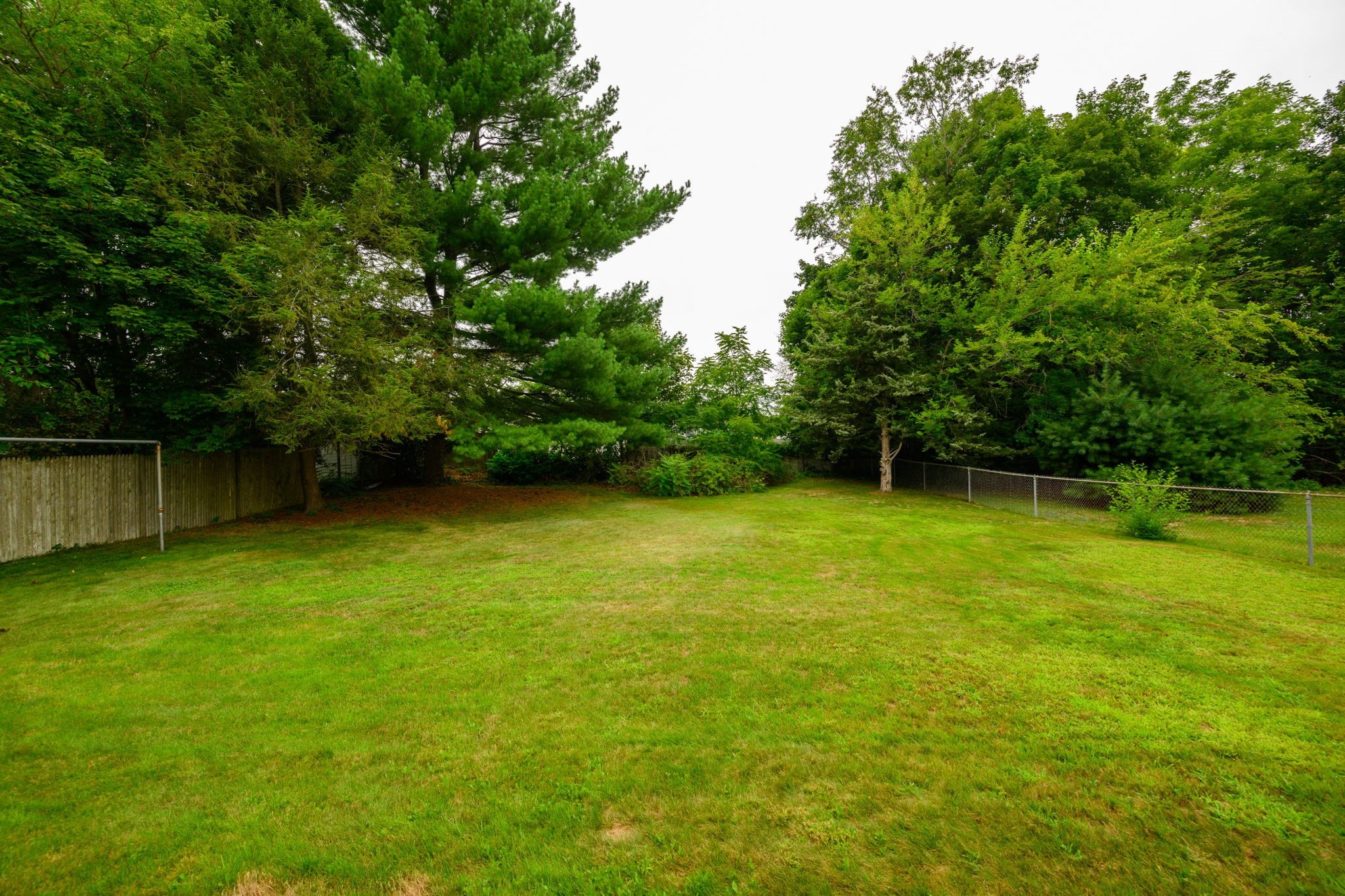 17 Woodlawn Ave Property Photo 31