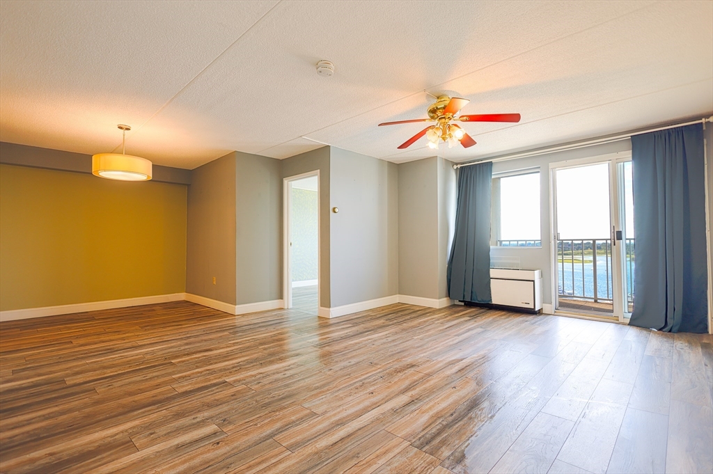 200 Cove Way # 1002 Property Photo 4
