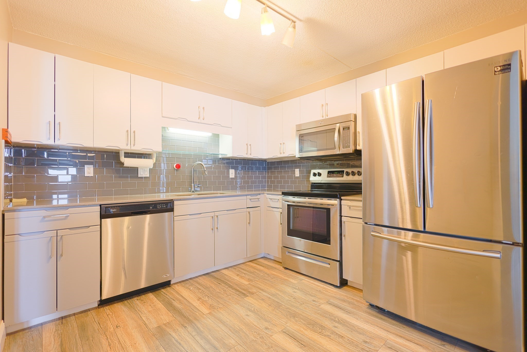 200 Cove Way # 1002 Property Photo 4