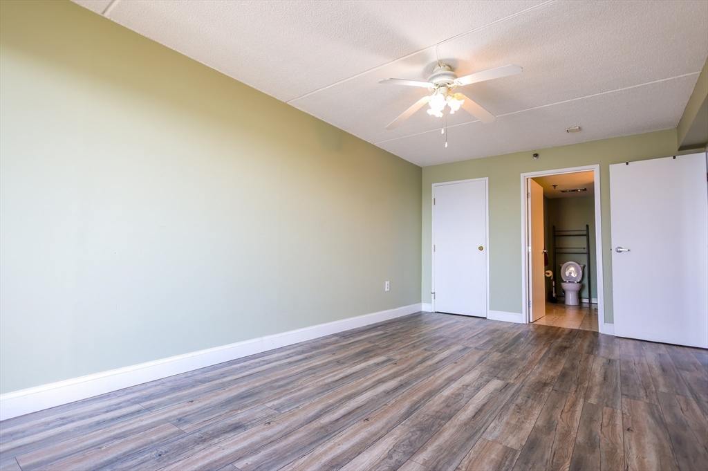 200 Cove Way # 1002 Property Photo 16
