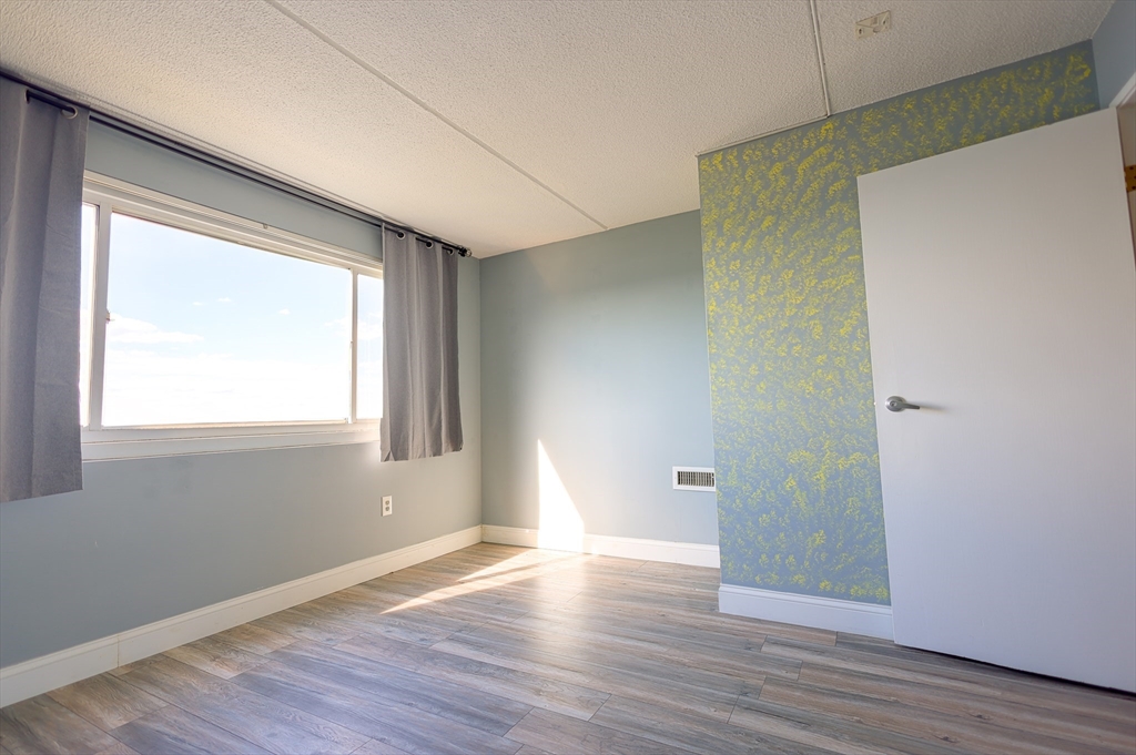 200 Cove Way # 1002 Property Photo 21