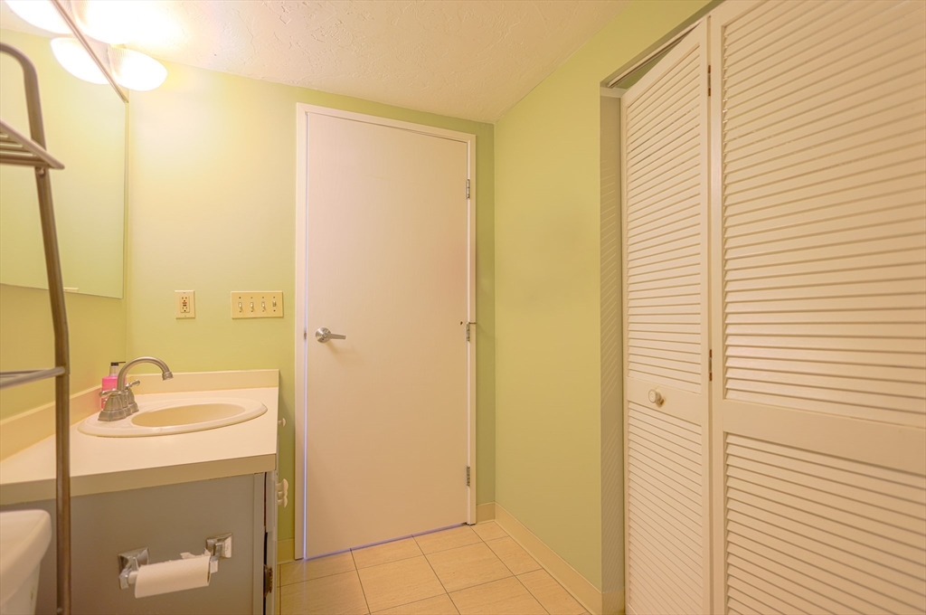 200 Cove Way # 1002 Property Photo 28