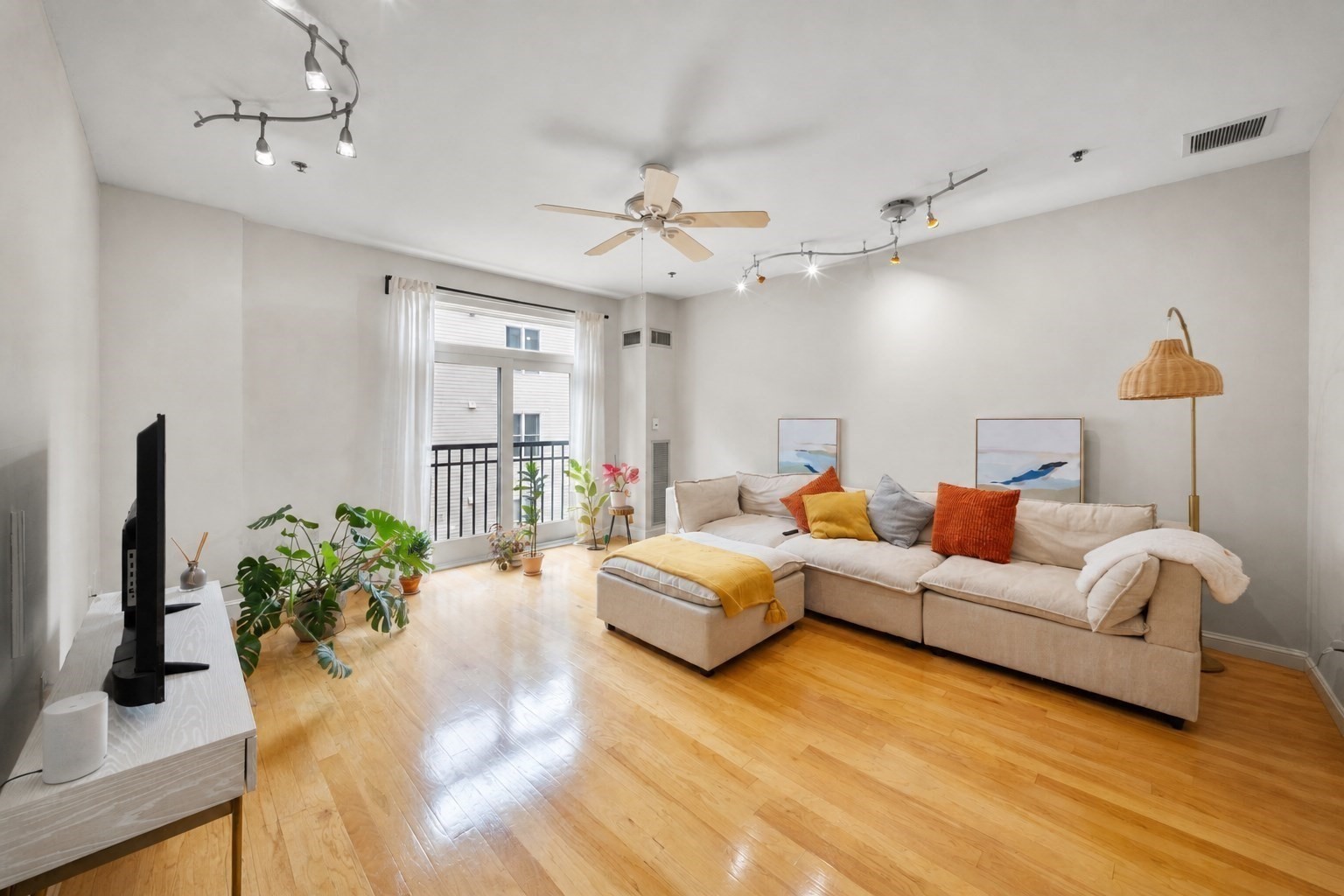 1723 Washington Street # 505 Property Photo 2