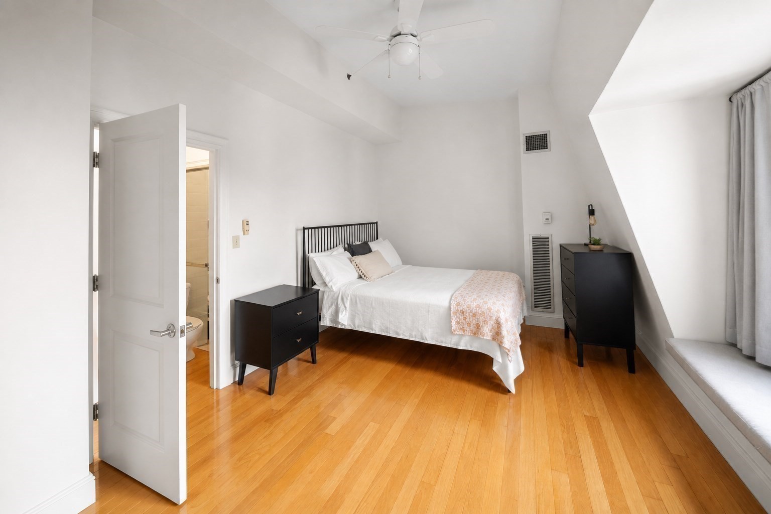 1723 Washington Street # 505 Property Photo 12