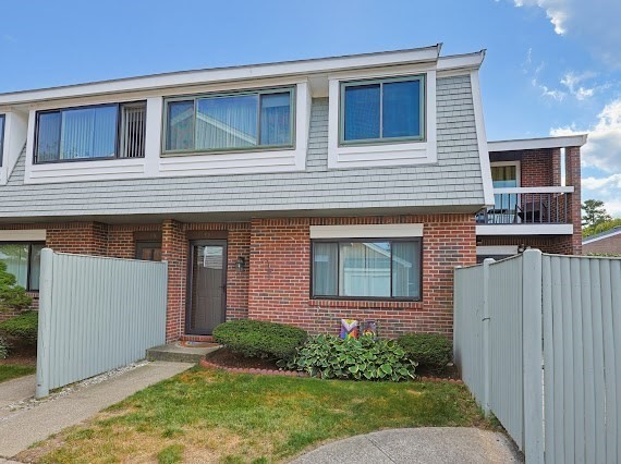 93 Rosewood Dr # 93 Property Photo 1