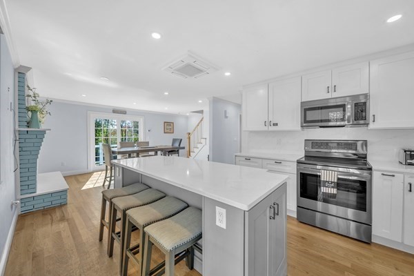 35 Holbrook Ave Property Photo 5