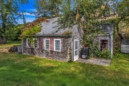 35 Holbrook Ave Property Photo 41