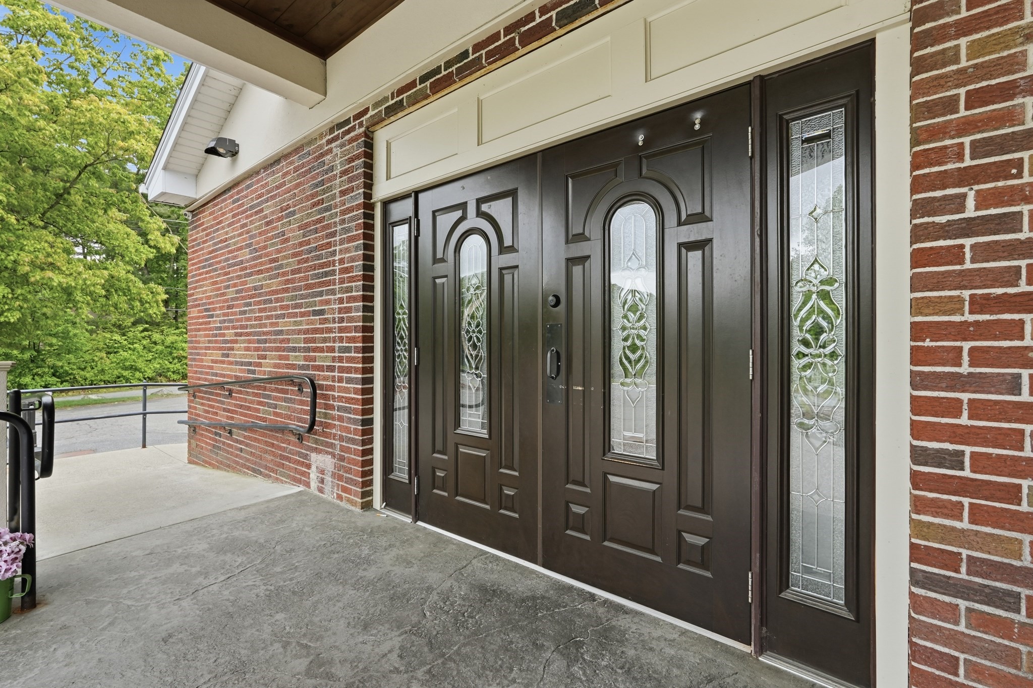 1426-1428 Center St Property Photo 4
