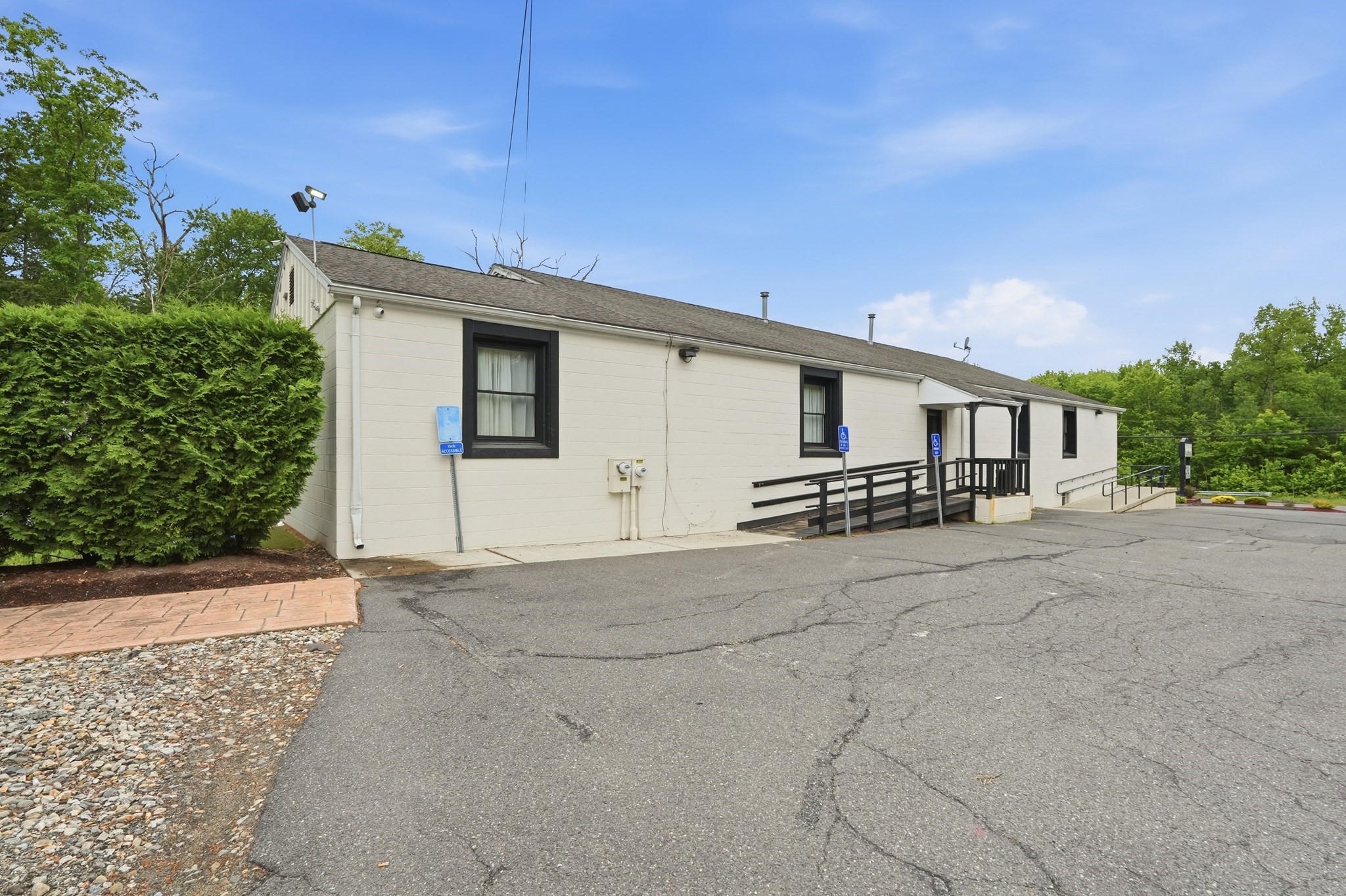 1426-1428 Center St Property Photo 28
