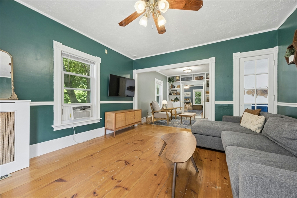 32 Winter Street Property Photo 3