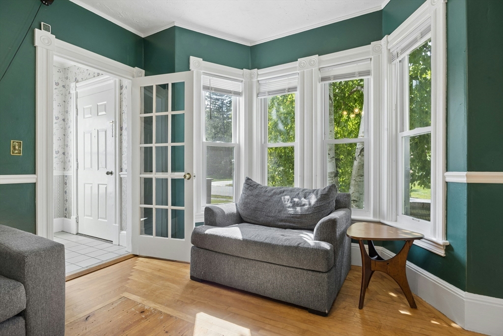 32 Winter Street Property Photo 4