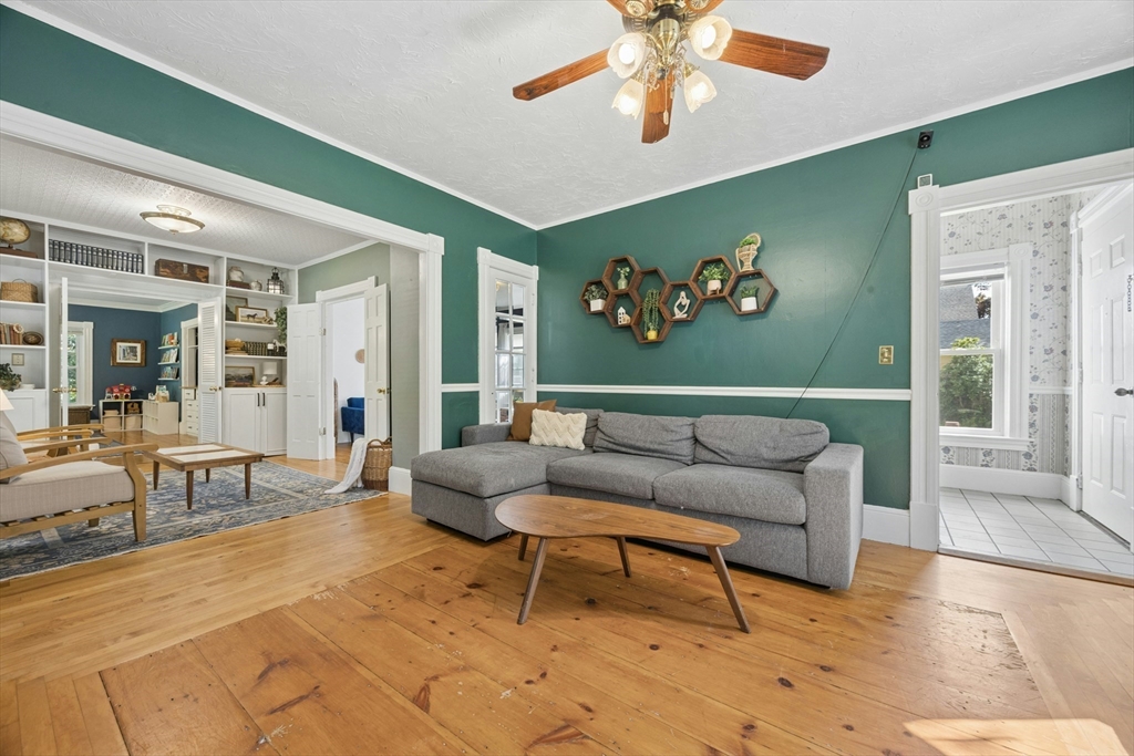 32 Winter Street Property Photo 5