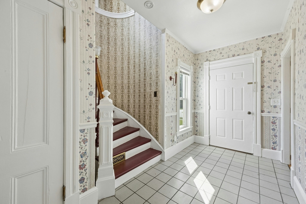 32 Winter Street Property Photo 33