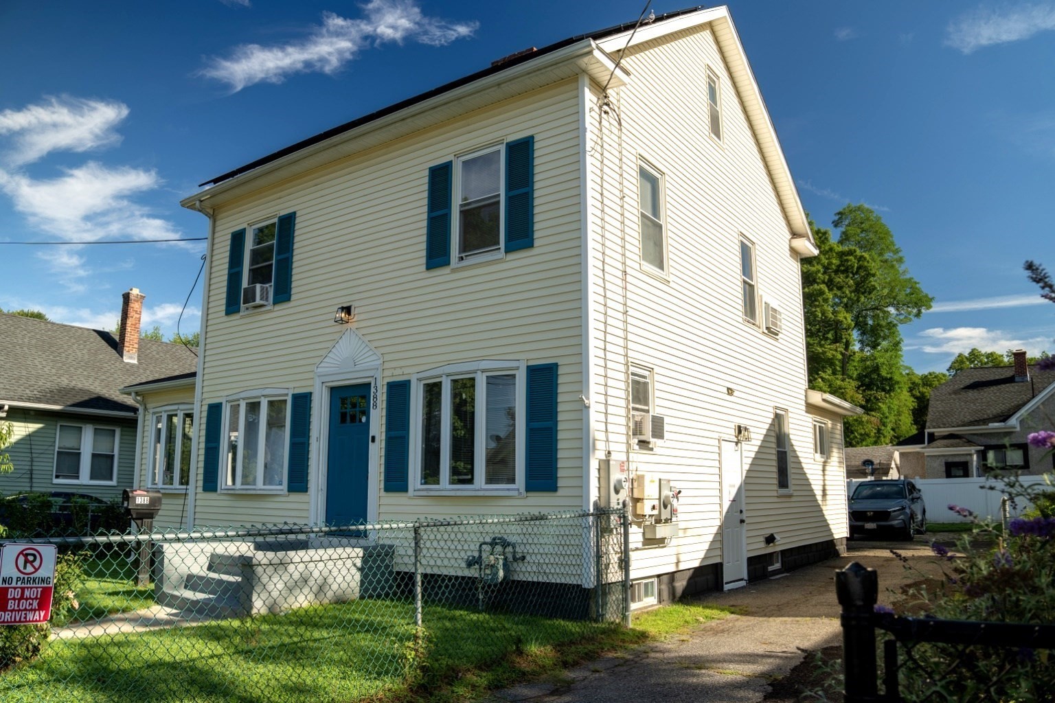 1388 Bay St Property Photo 2
