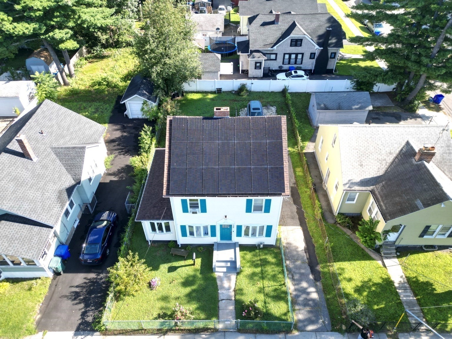 1388 Bay St Property Photo 4