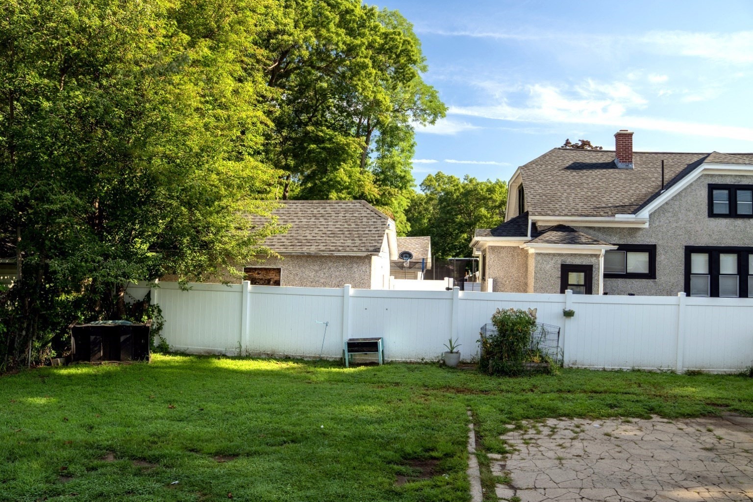 1388 Bay St Property Photo 9
