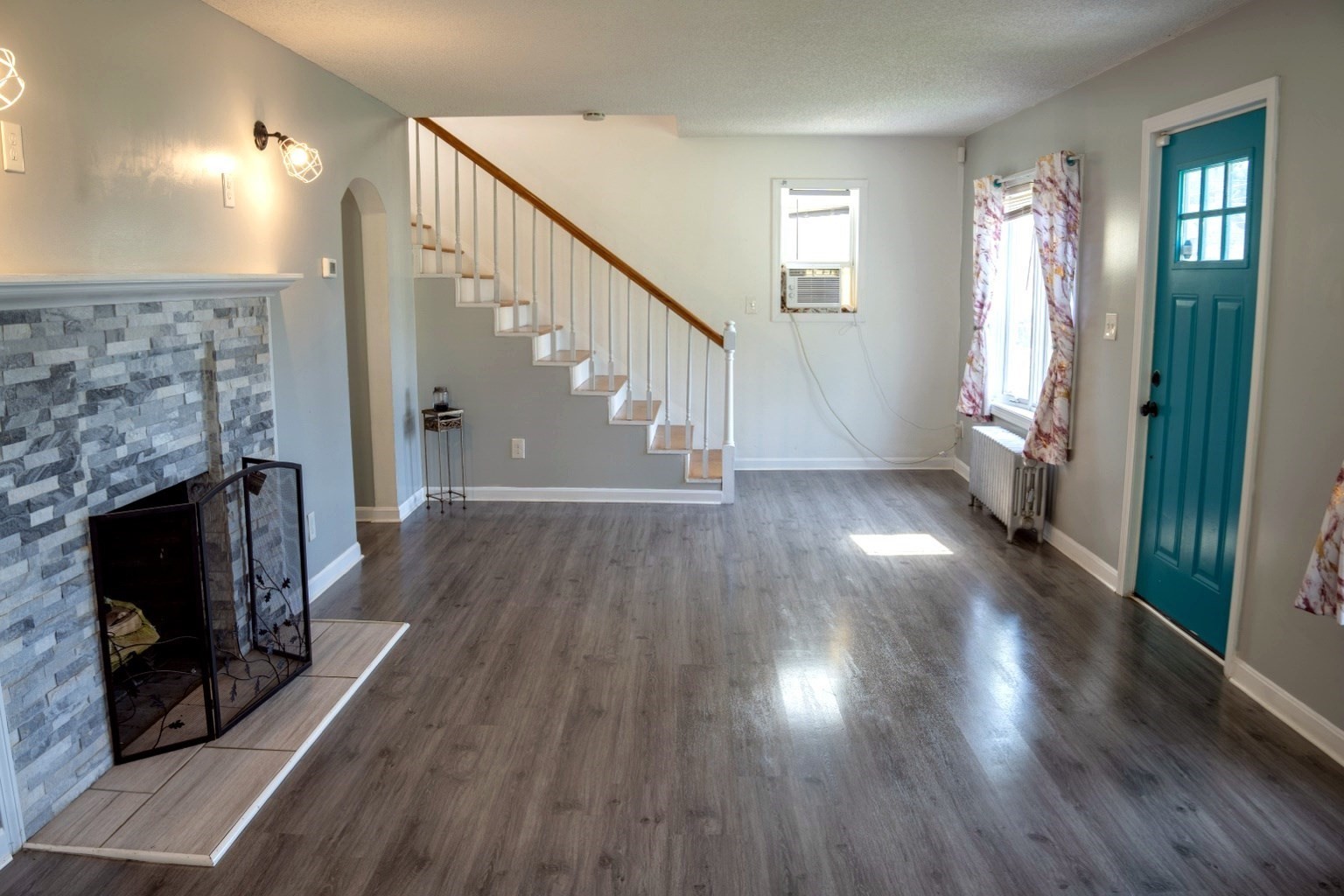 1388 Bay St Property Photo 12
