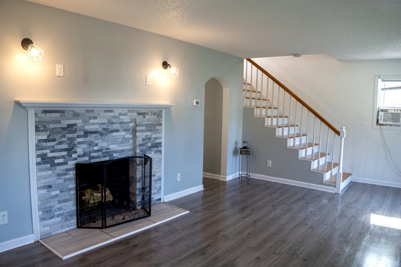 1388 Bay St Property Photo 14