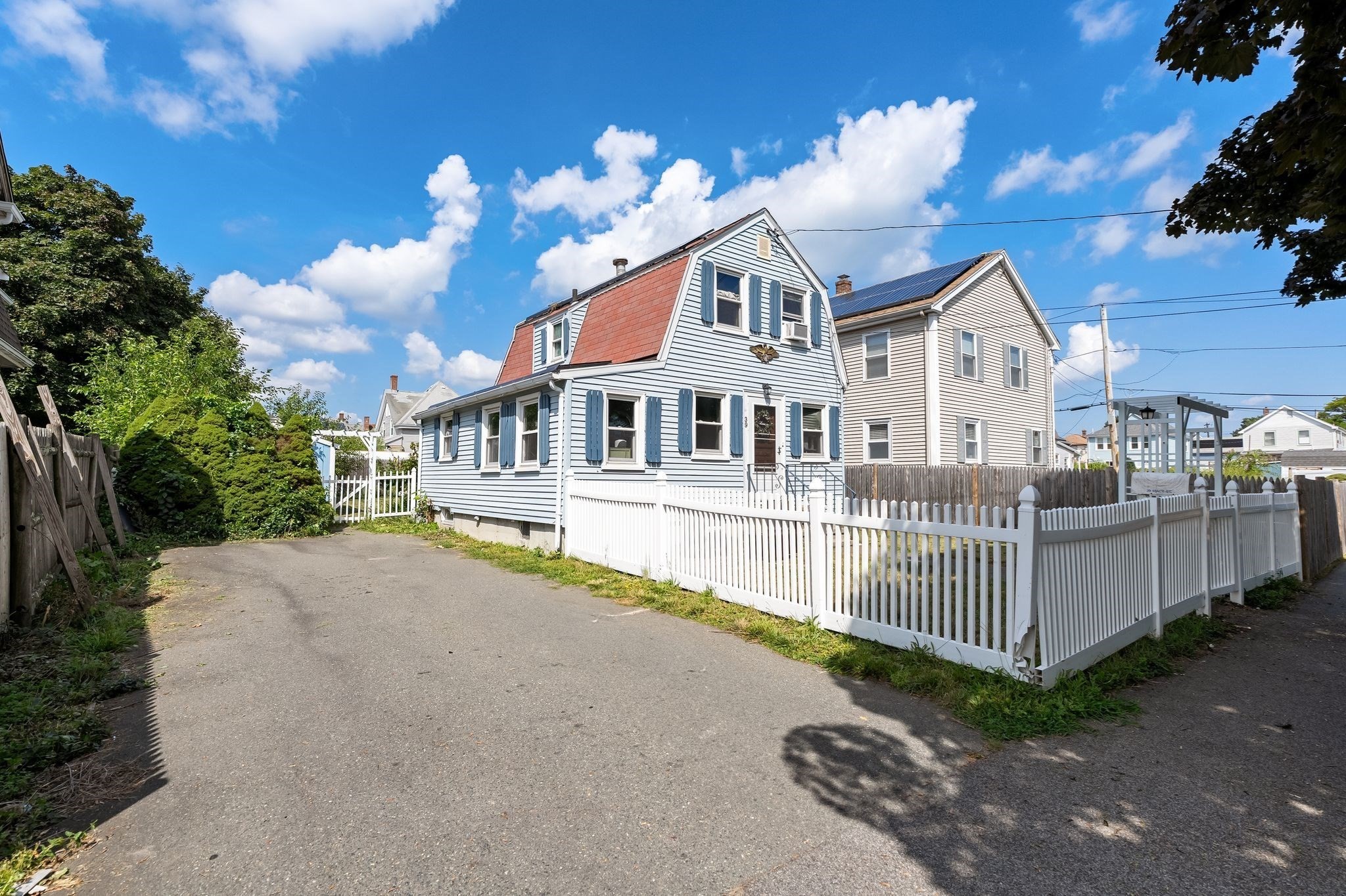 39 Macy St Property Photo 2