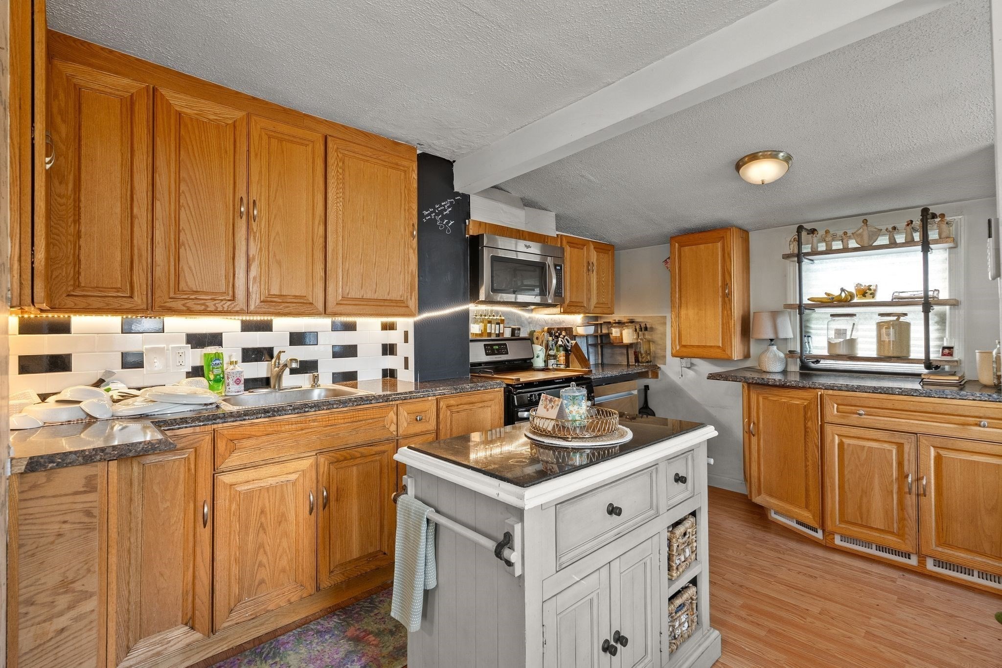 39 Macy St Property Photo 9