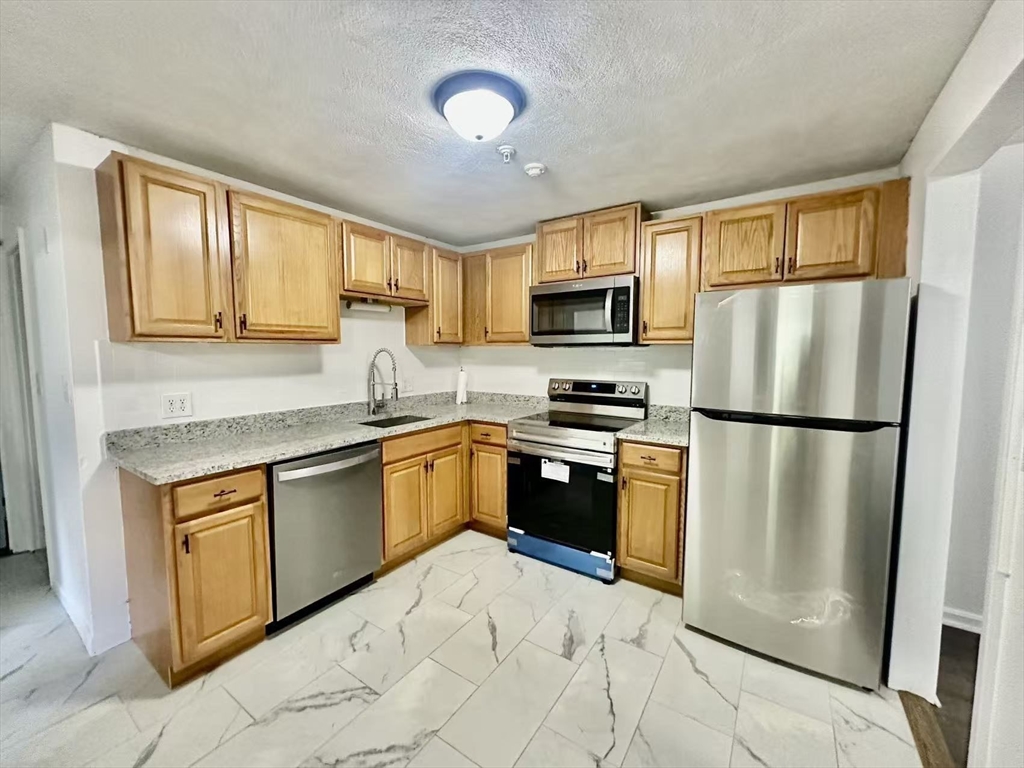 15 Spencer Rd # 26e Property Photo 5