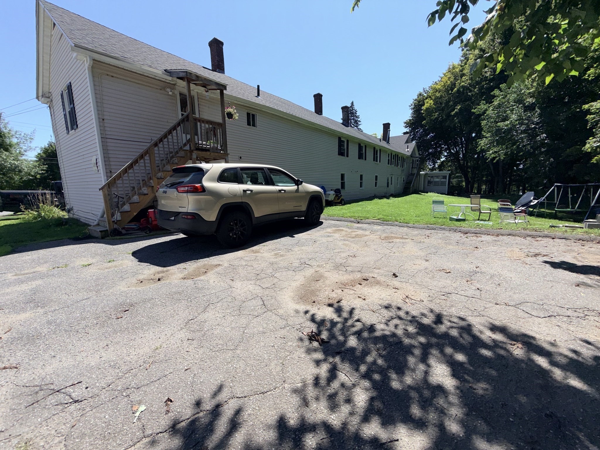 181 Pond St Property Photo 3