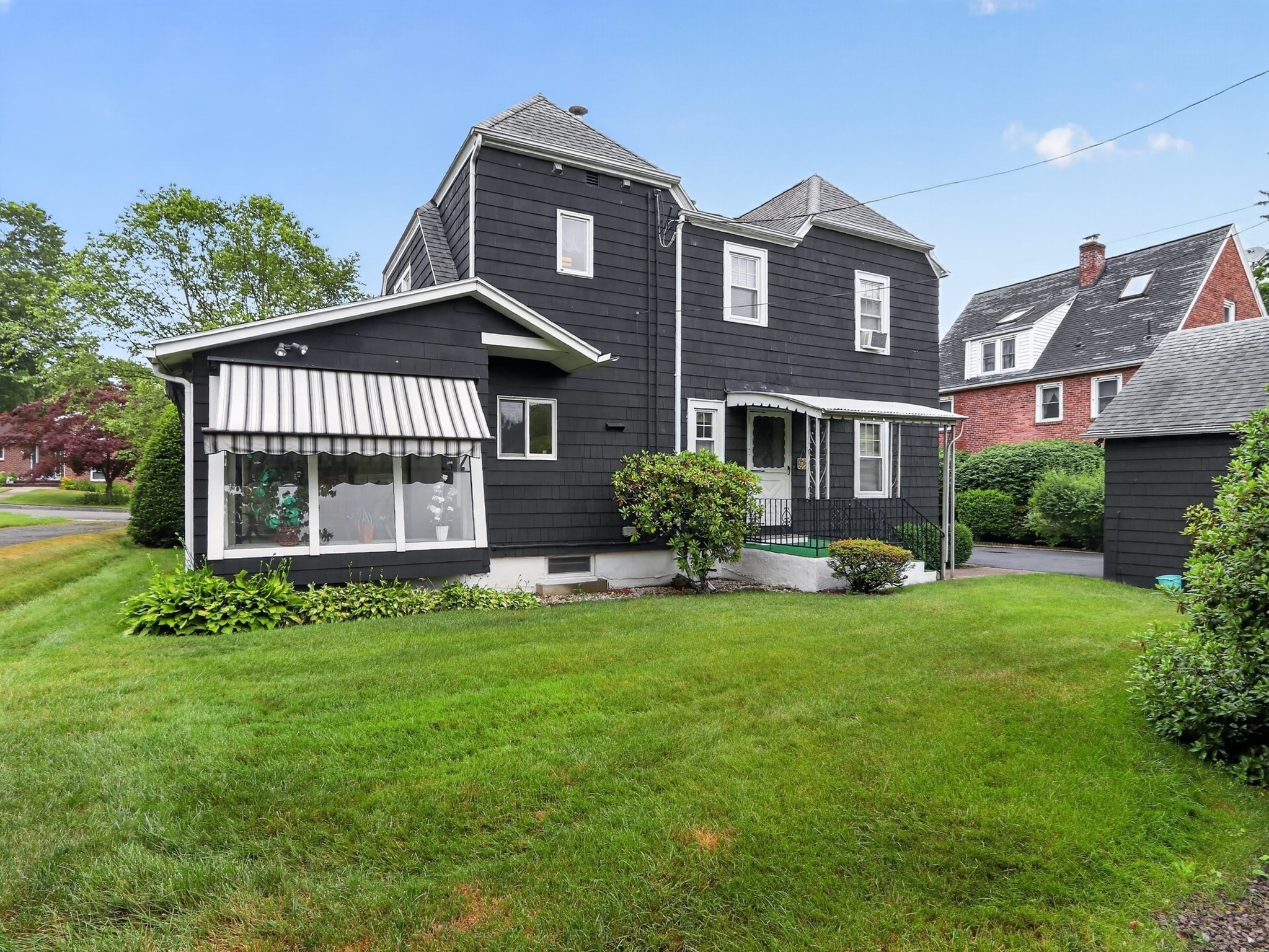 24 Lindbergh Ave Property Photo 3