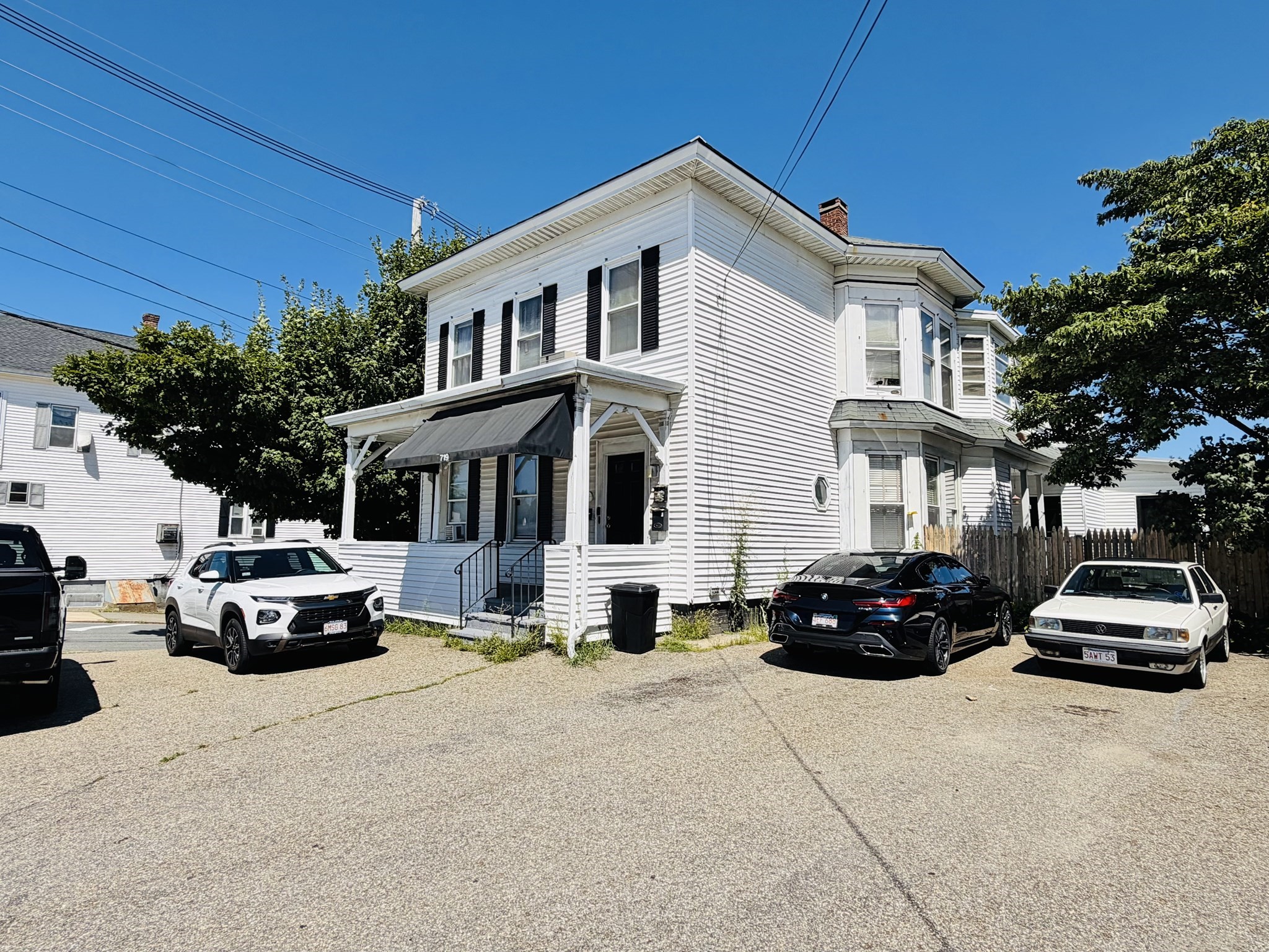 719 Main St Property Photo 1