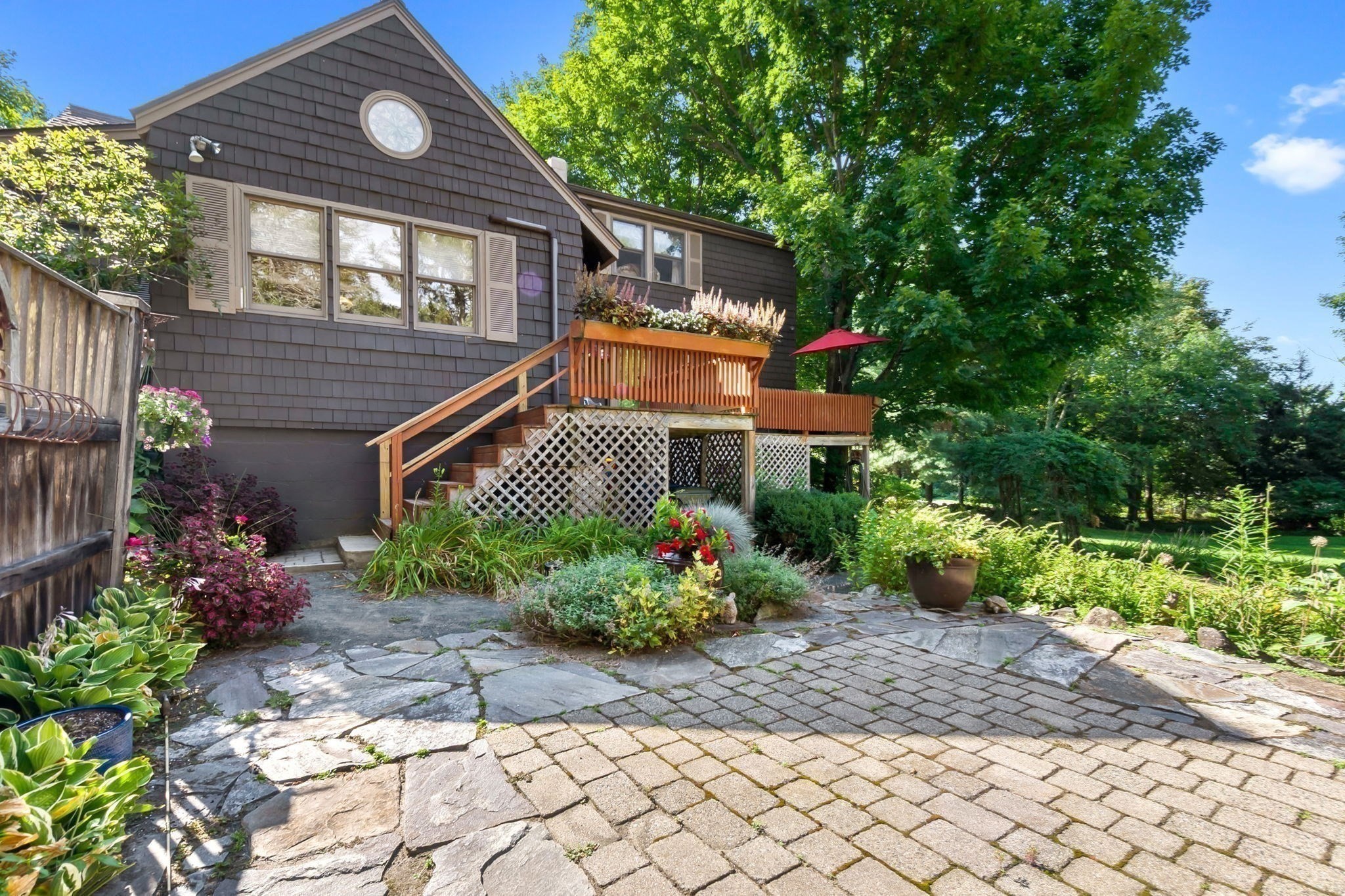 257 Centre Street Property Photo 2