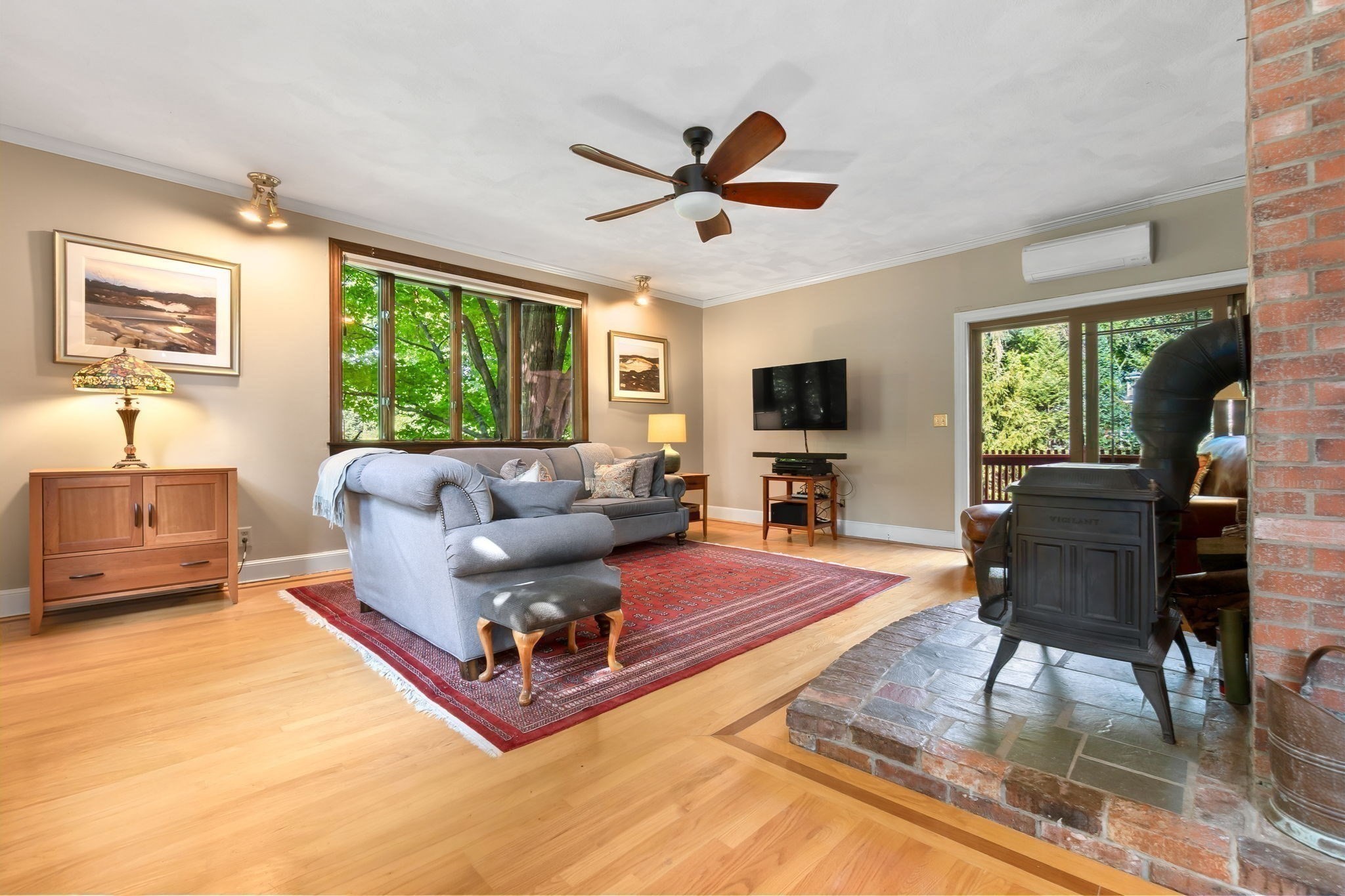 257 Centre Street Property Photo 5