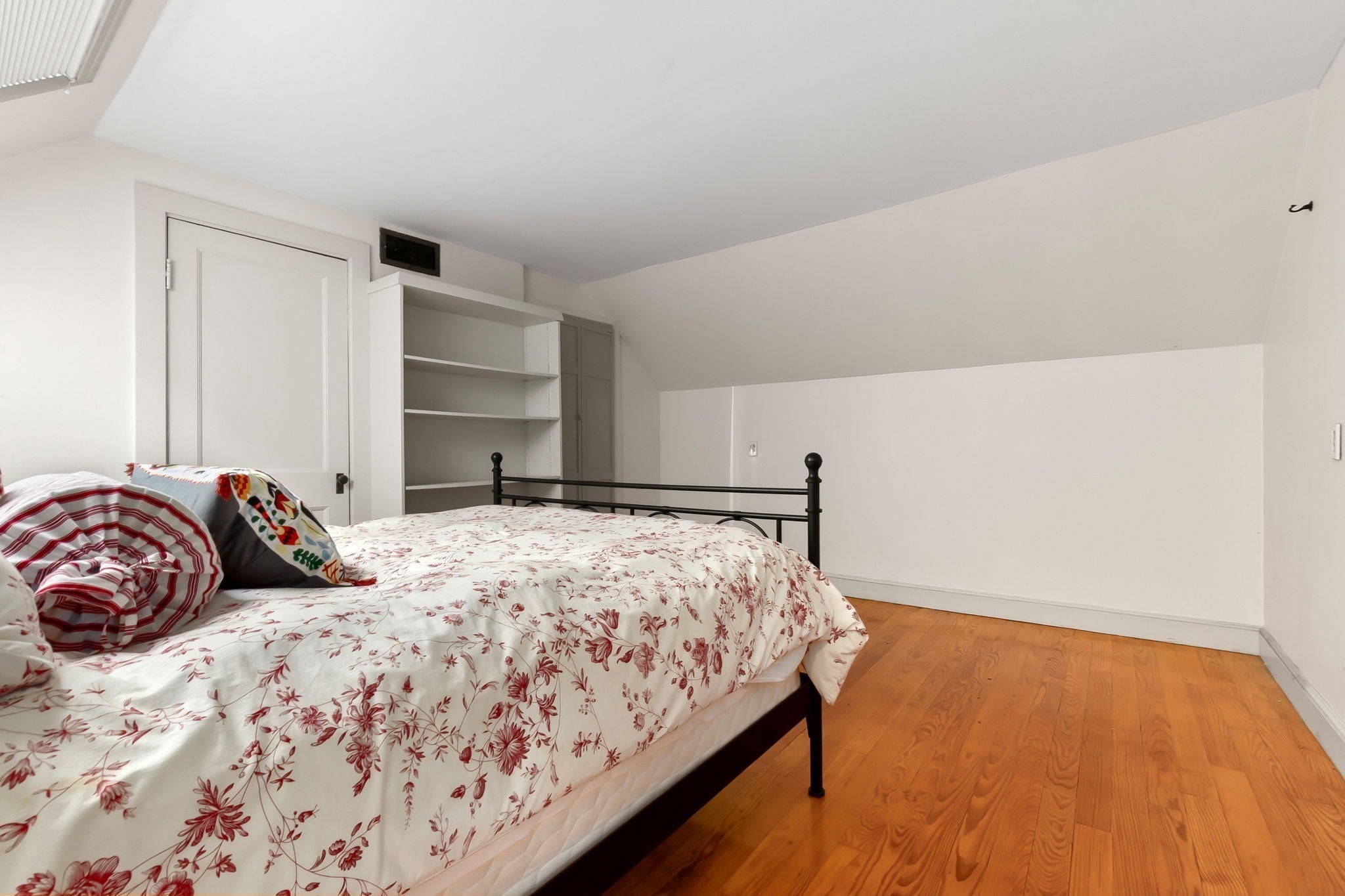 257 Centre Street Property Photo 24
