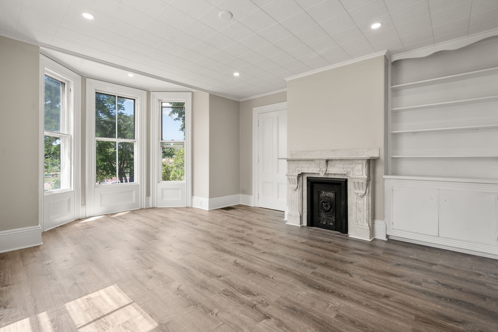 83 Oak Street Property Photo 5