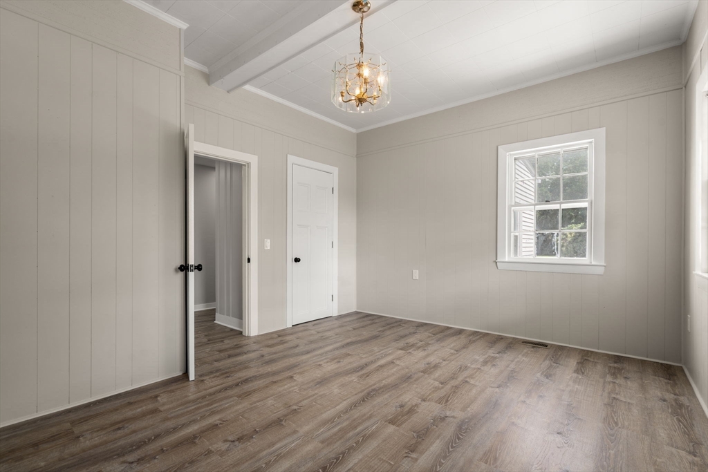 83 Oak Street Property Photo 10