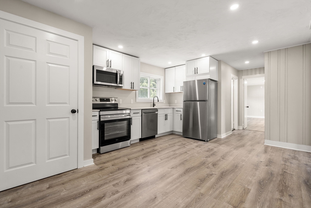 83 Oak Street Property Photo 11