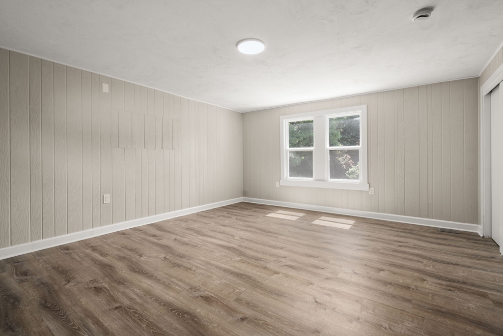 83 Oak Street Property Photo 12