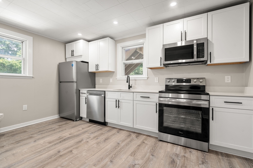 83 Oak Street Property Photo 15