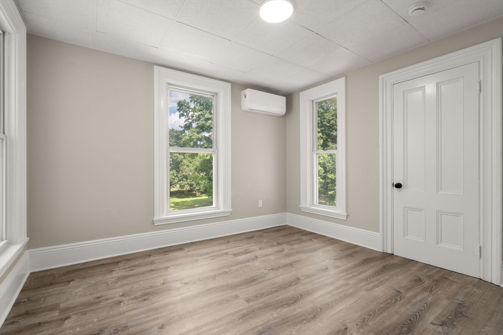 83 Oak Street Property Photo 19