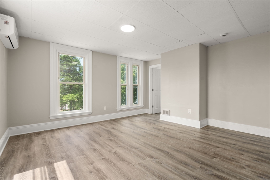 83 Oak Street Property Photo 21
